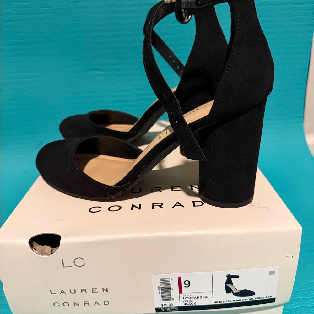 LC Lauren Conrad Black Suede Heels, size 9